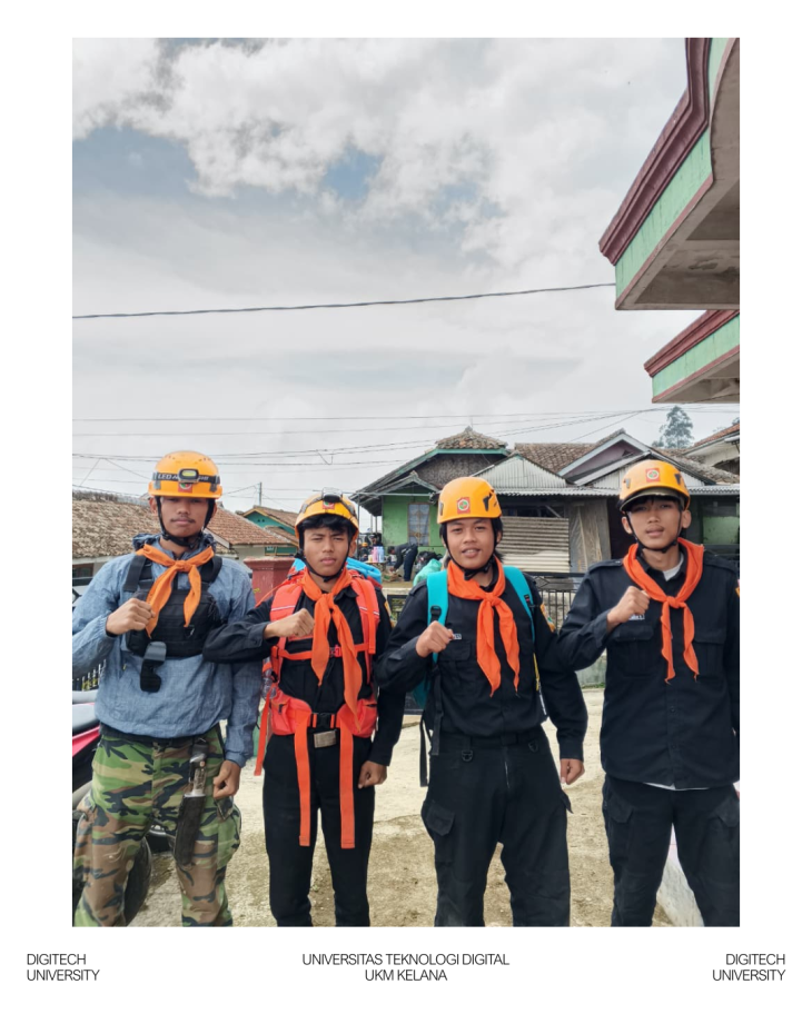 Tim Relawan Universitas Teknologi Digital (UKM KELANA) Terjun Langsung dalam Evakuasi Bencana Longsor Pasir Langu