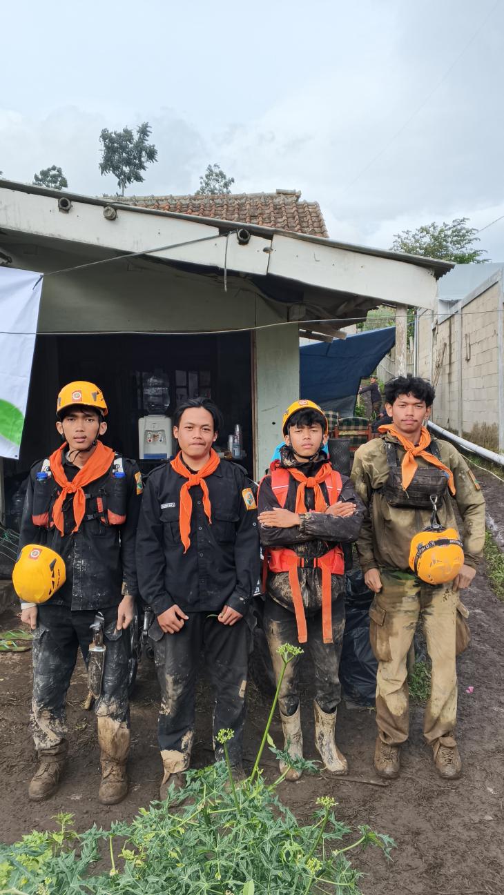 LAPORAN KEGIATAN RELAWAN BENCANA LONGSOR UKM KELANA KABUPATEN BANDUNG BARAT