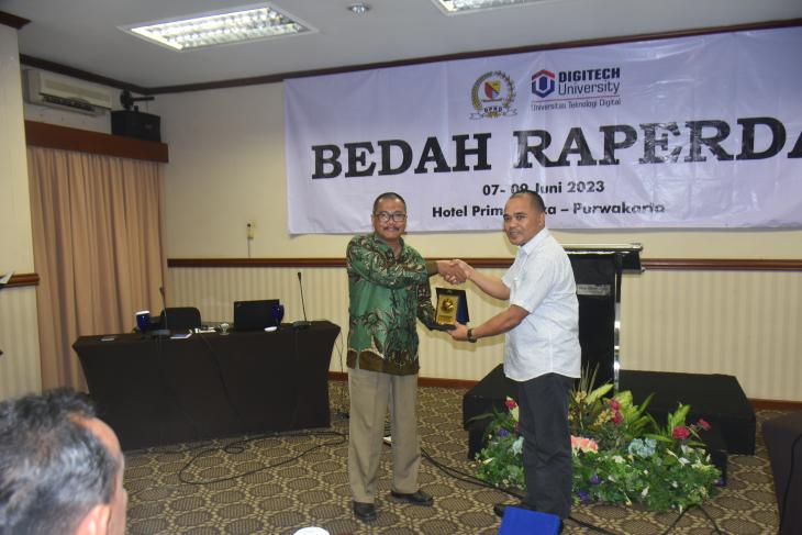 Universitas Teknologi Digital Bekerjasama dengan DPRD Kabupaten Bandung dalam Acara Bedah Raperda